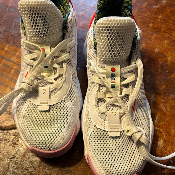 Adidas kids size 6 Toy Story basketball shoes - Picture 2 of 13